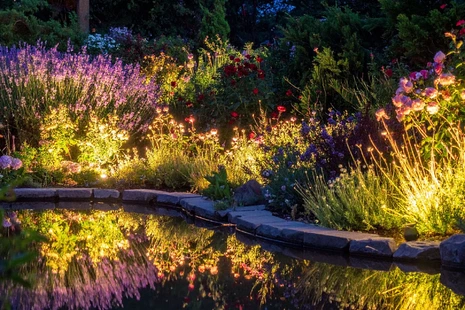 osvetlenie záhrady a jazierka